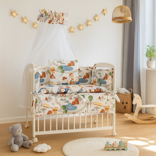 Babybett mit Tiermuster und Himmel – süße Schlafumgebung für Neugeborene