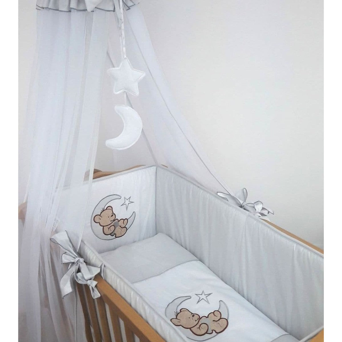 8-teiliges Babybett-Set mit Spitze, Baldachin und süßer Bärchen-Stickerei – Komplettgarnitur für Wiege oder Beistellbett