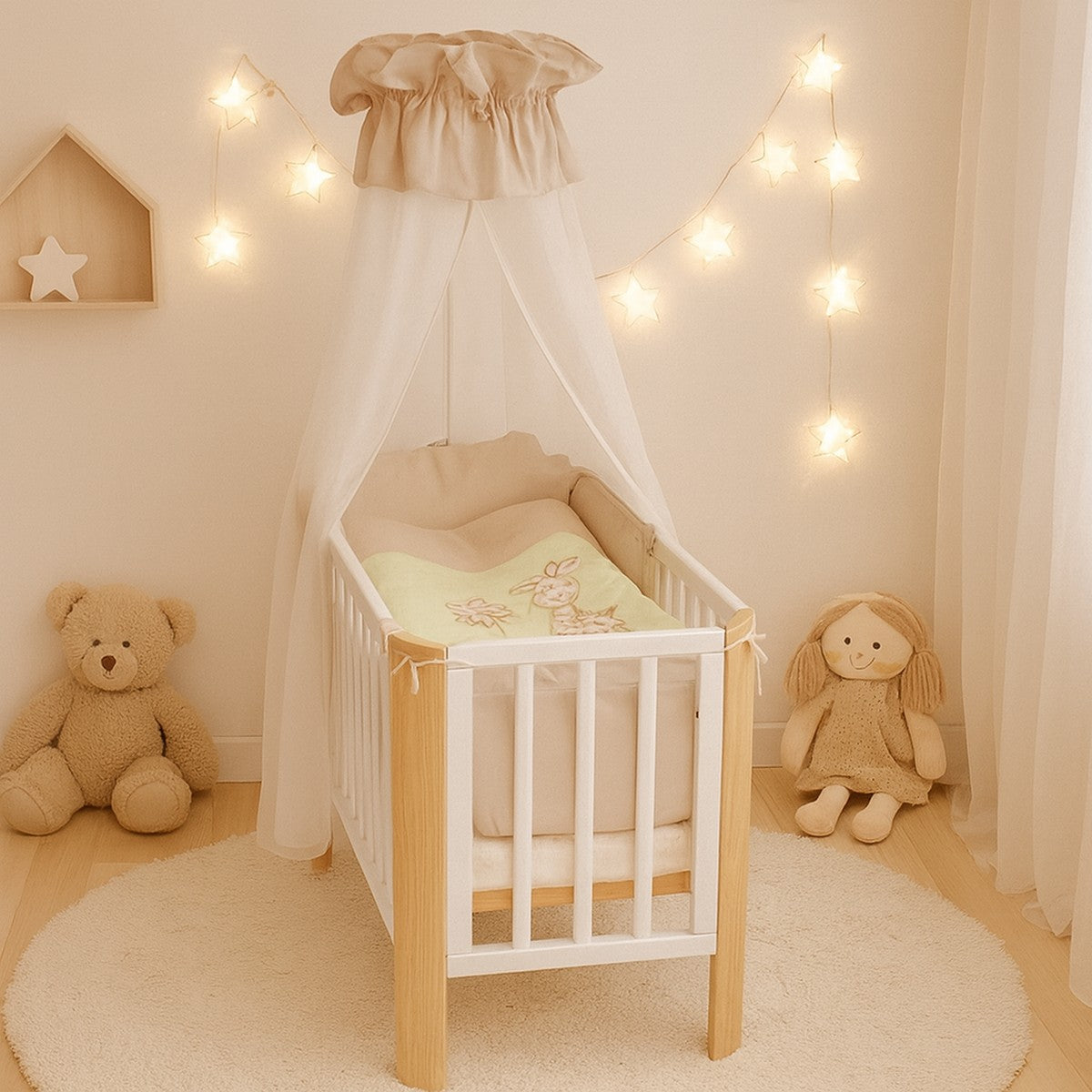 Babyhafen Beistellbett mit Giraffenmotiv und Himmel – gemütliches Babybett in Beige-Grün