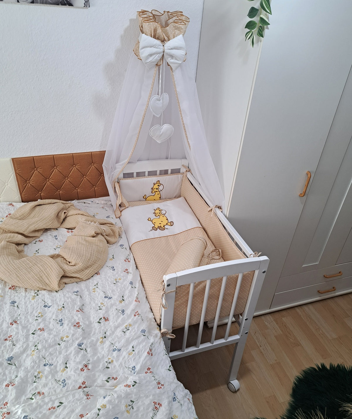 8-teilig Babybett Beistellbett 90x40 Giraffe in Beige - babyhafen.de
