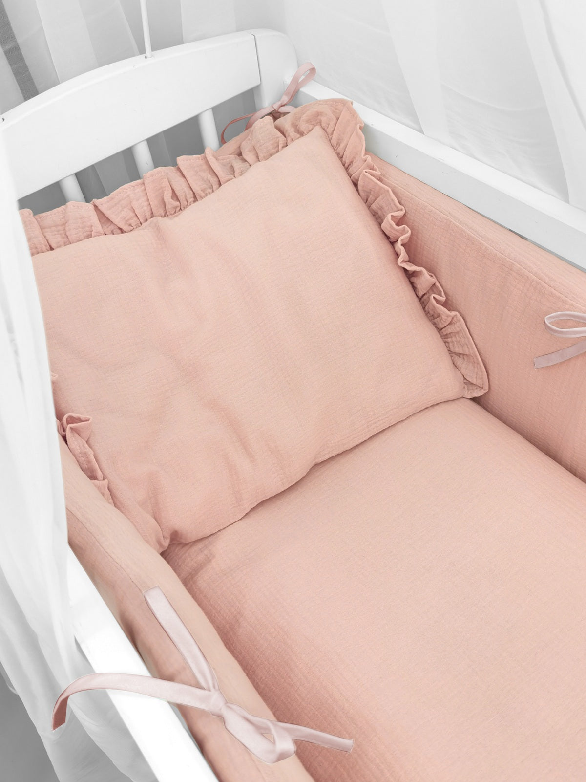 3in1 Beistellbett Weiß mit rosa Musselin – weich & stilvoll - babyhafen.de