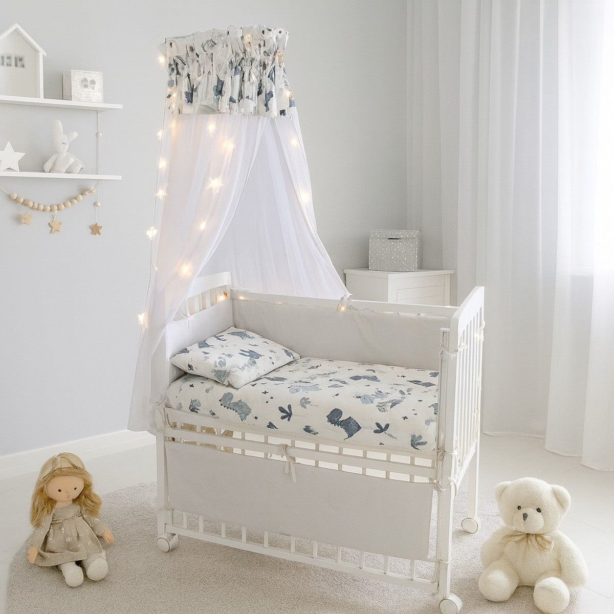 Babyhafen 3in1 Beistellbett mit Dino-Bettwäsche und Himmel – ideal fürs Jungenzimmer