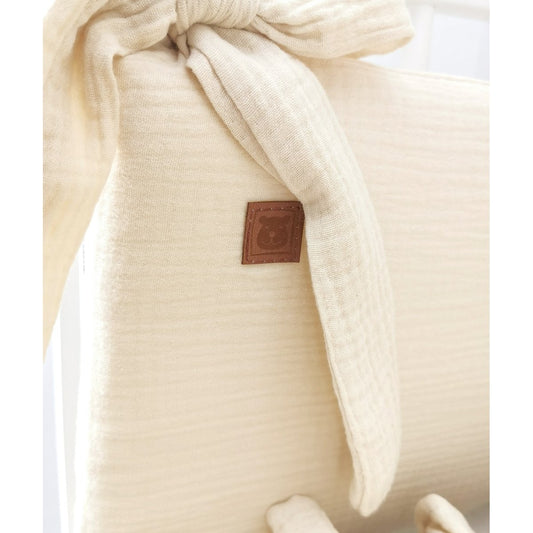 Nestchen Musselin Beige Detail Babybett weich und atmungsaktiv
