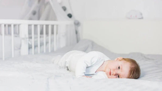 Wie gewöhne ich mein Baby an sein eigenes Bett? - babyhafen.de