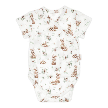 Kurzärmeliger Baby Body in Größe 62 aus 100 % Baumwolle, weiß mit Hasenmotiv, weich und hautfreundlich