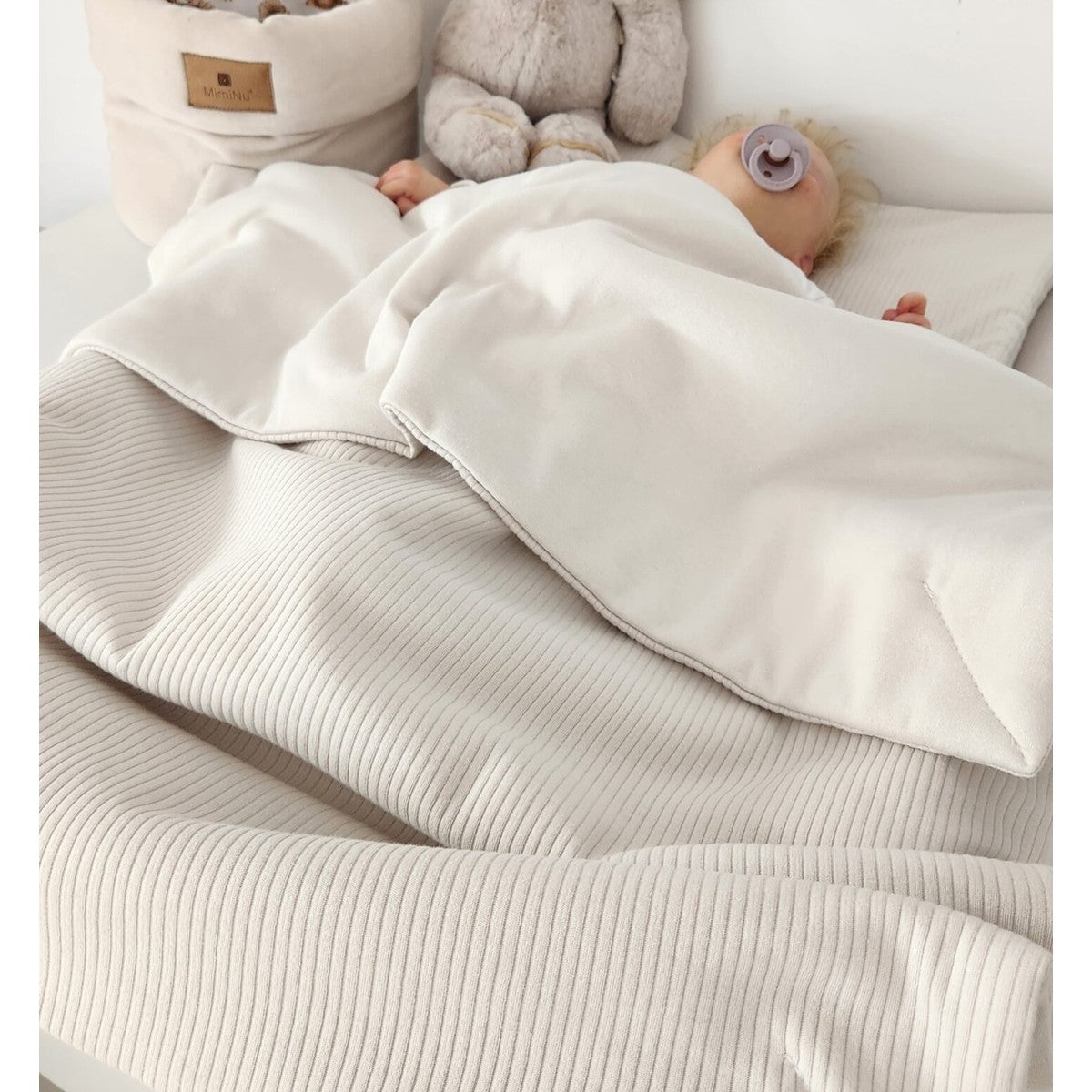Babydecke_in_Beige_aus_weicher_Interlock_Wende-Baby Bettwäsche