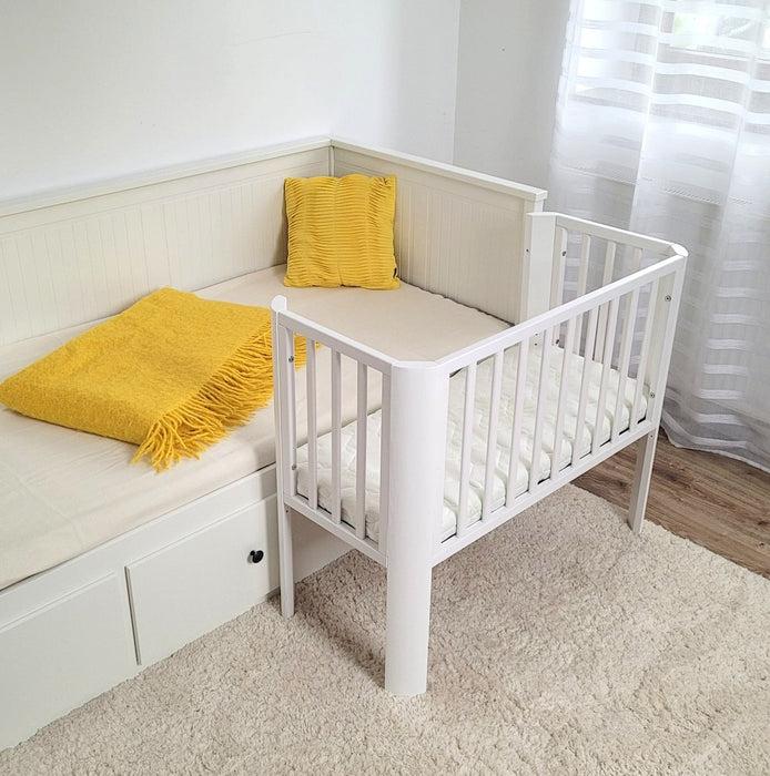 Babyhafen Beistellbett 2in1, weiß, mit Aloe vera Matratze - babyhafen.de 