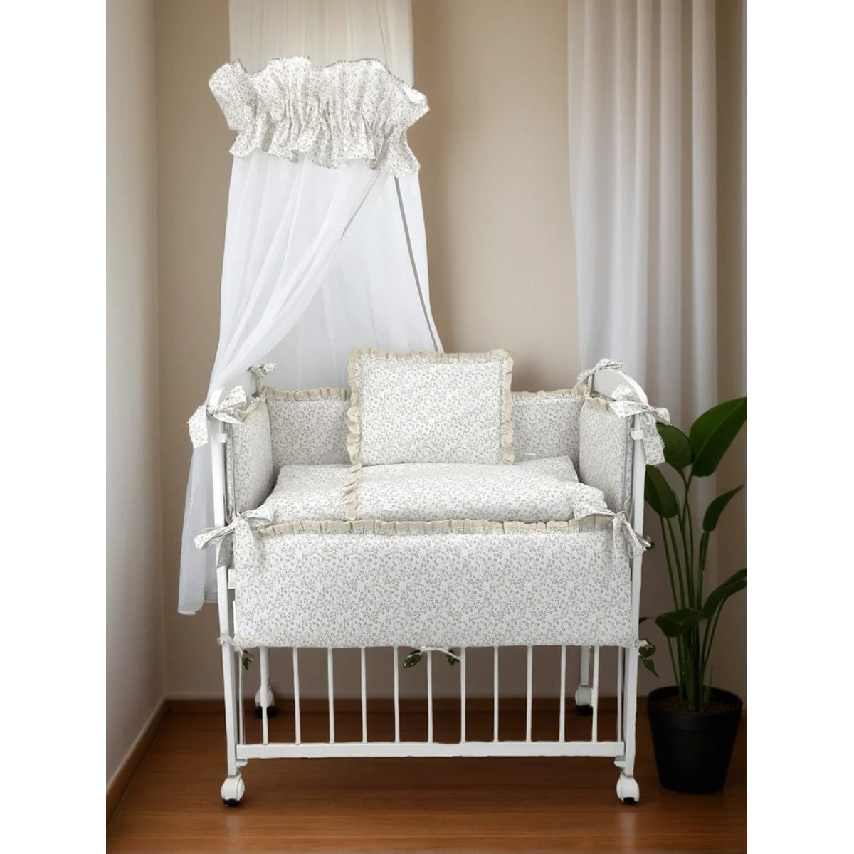 Beistellbett 40×90 Komplettset – Blümchen Beige, Rüschen & Spitze - babyhafen.de 
