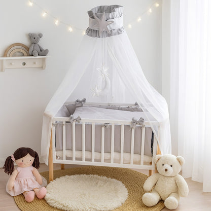 Komplettbett mit Himmel, Mond und Stern – graues Babyhafen Beistellbett im neutralen Stil