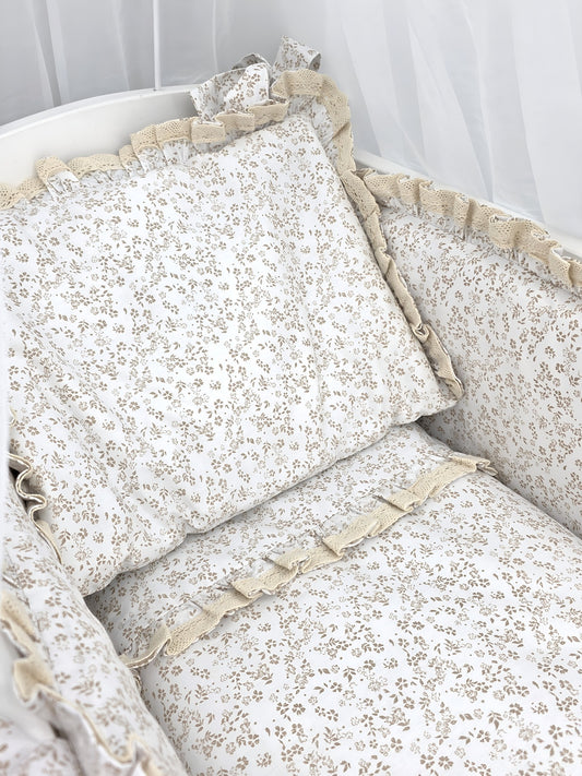 Beistellbett 40×90 Komplettset – Blümchen Beige, Rüschen & Spitze - babyhafen.de 