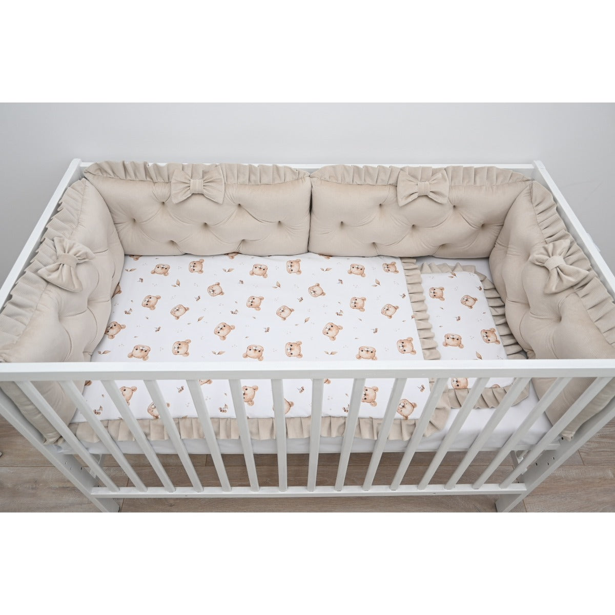 Babybett 60x120 Beige mit Samt Nestchen und Bettwäscheset