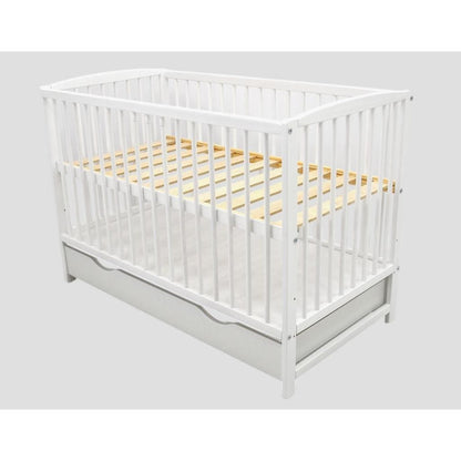 Kinderbett Esther 120x60 Weiß – Stabiles Babybett aus Massivholz mit höhenverstellbarem Lattenrost und Schublade