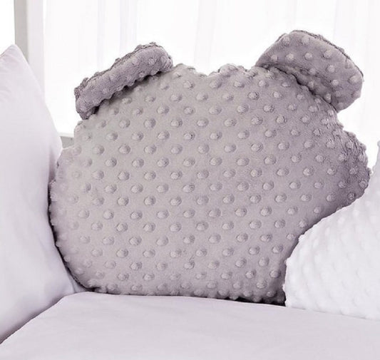 Kinderkissen mit Ohren aus Minky, grau – weiches Bärenkissen, 30x40 cm, dekoratives Kuschelkissen fürs Kinderzimmer.