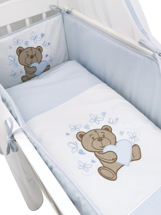 Beistellbett Knuddelbärchen Holz mit Matratze & blauer Bettwäsche - babyhafen.de 