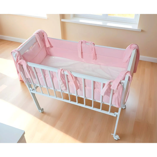 Rosa Velvet Nestchen für Beistellbett – weiches, elegantes und schützendes Babybettzubehör von babyhafen.de