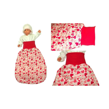 Strampelsack 6–12 Monate – Babyschlafsack mit rotem Buendchen und Herzchenmuster, Innenfutter sichtbar, 3 Detailansichten.