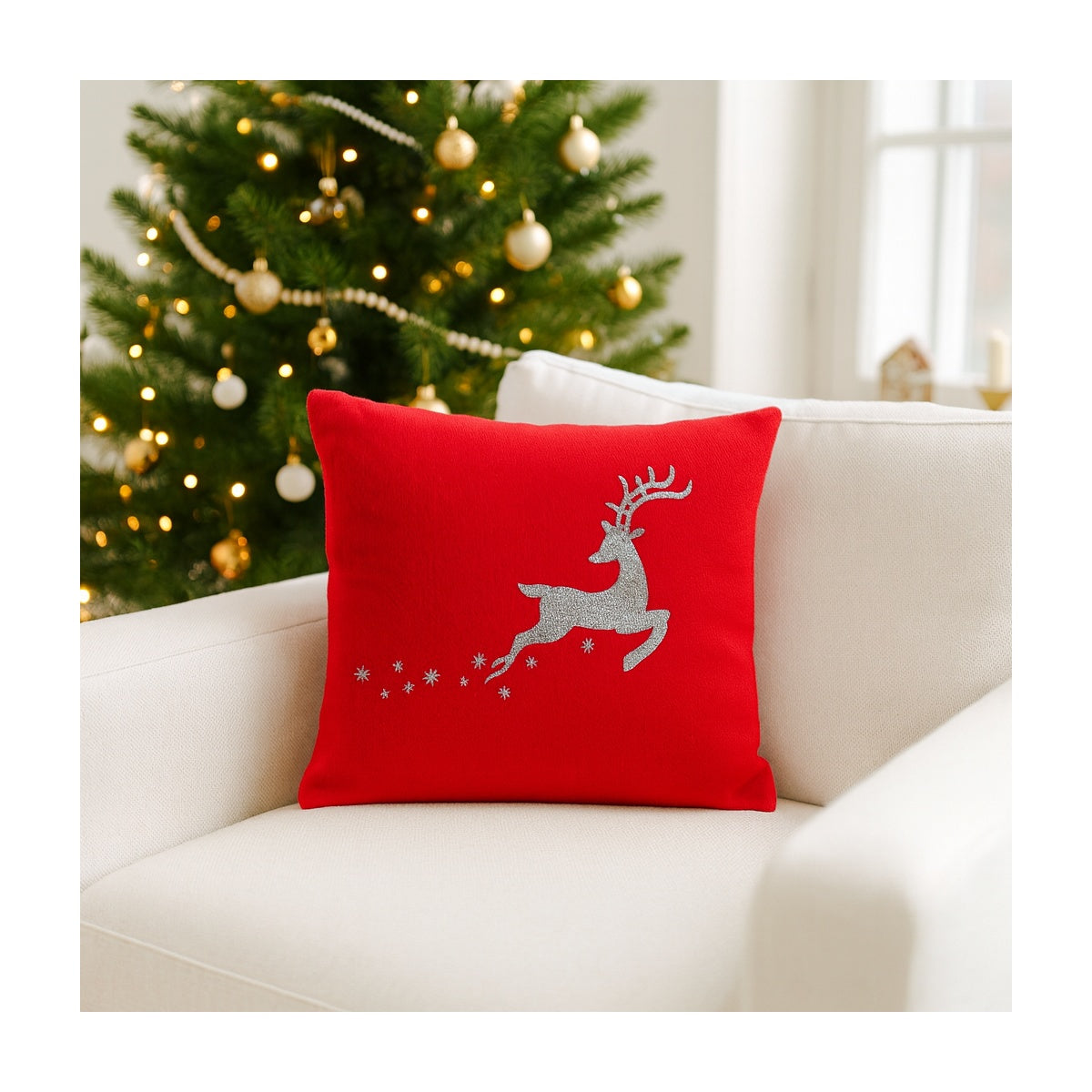 Rotes Dekokissen mit Rentiermotiv – elegante Weihnachtsdekoration