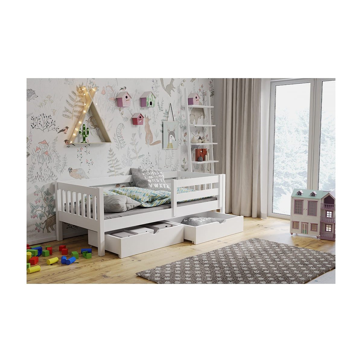 Gemütliches Kinderzimmer mit weißem Massivholz-Bett 90×200 cm, Spielsachen und dekorativer Waldtapete