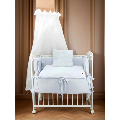 Elegantes Beistellbett in Hellblau für Neugeborene