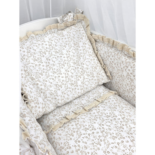 Beistellbett 40×90 Komplettset – Blümchen Beige, Rüschen & Spitze - babyhafen.de 
