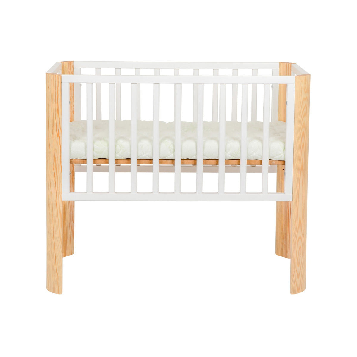 Modernes Babybett aus Holz in Natur und Weiß