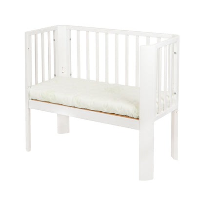 Beistellbett aus Holz mit Matratze