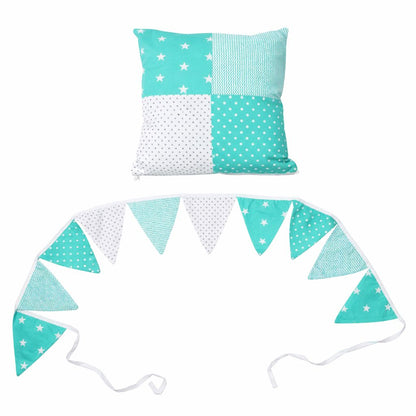 Kinderzimmer Dekoset Kissen und Girlande türkis weiß