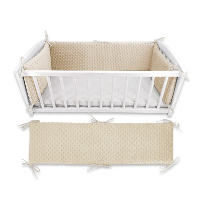 Weiches Bettnestchen Minky Beige im Babybett – Schutz vor Gitterstäben